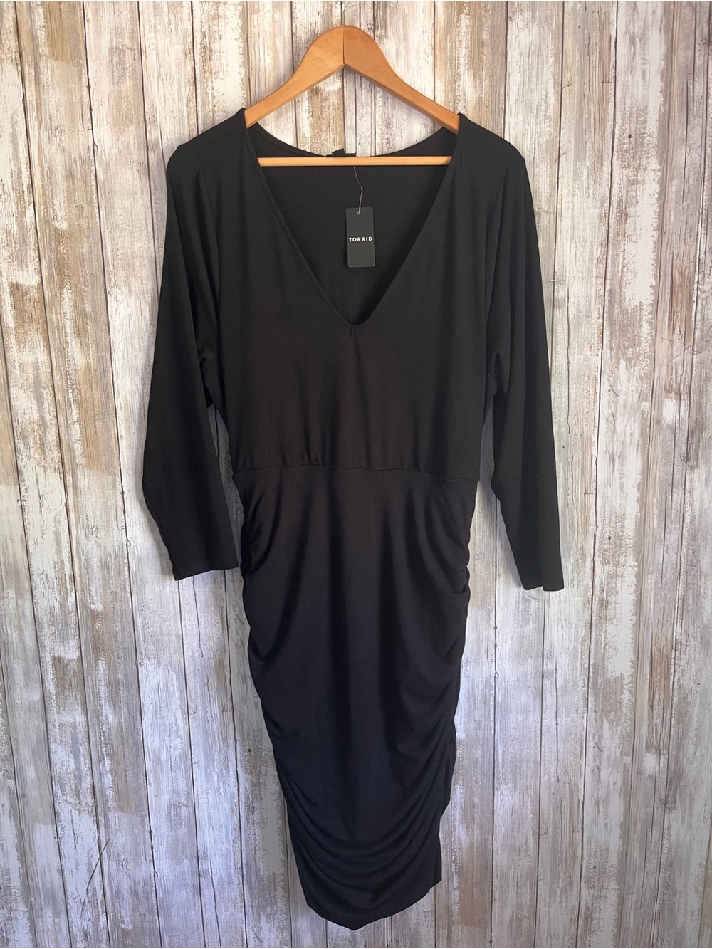 NWT Torrid Shirred Jersey Bodycon Midi Dress Black Ruched Size 1 14/16 - Picture 2 of 6